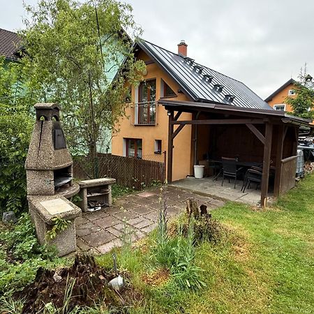 Cely Dum Flora V Ceskosaskem Svycarsku Apartment Janov Exterior photo