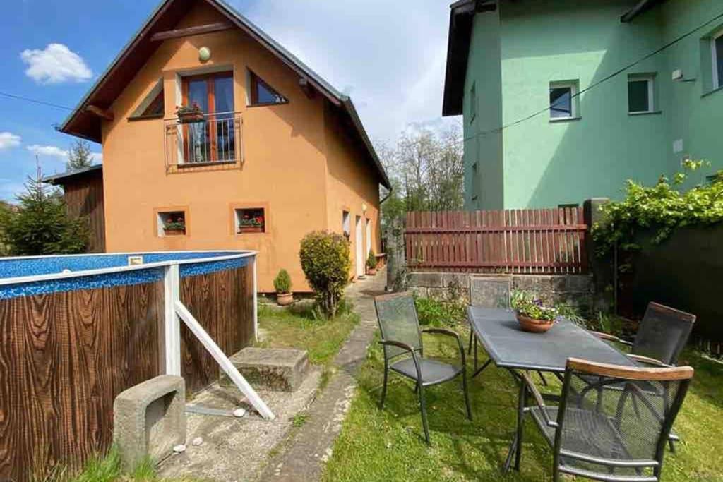 Cely Dum Flora V Ceskosaskem Svycarsku Apartment Janov Exterior photo