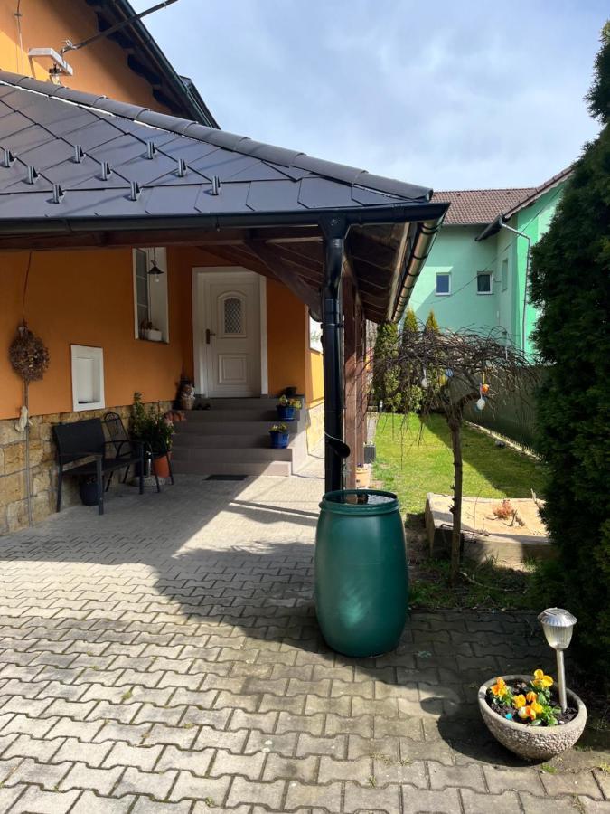 Cely Dum Flora V Ceskosaskem Svycarsku Apartment Janov Exterior photo